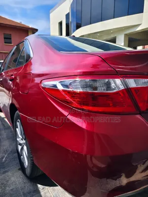 Toyota Camry XLE 4dr Sedan (2.5L 4cyl 6A) 2016 Red