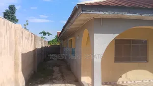 Furnished 6bdrm Apartment in Agunbelewo Osogbo for sale