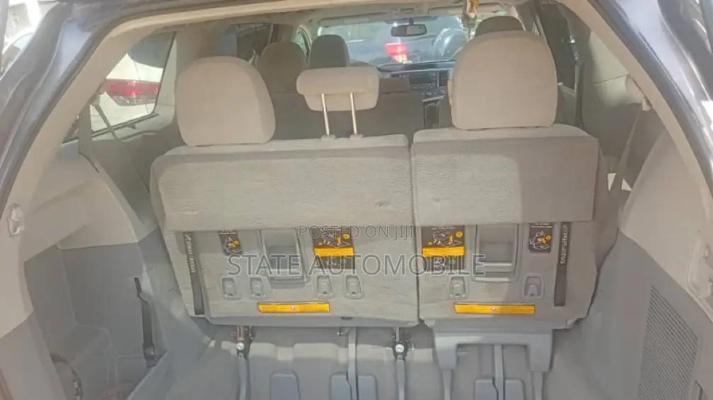 Toyota Sienna 2012 Black