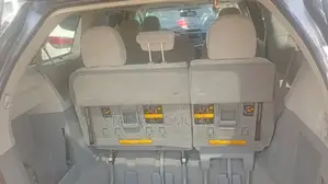 Toyota Sienna 2012 Black