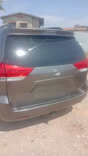 Toyota Sienna 2012 Black