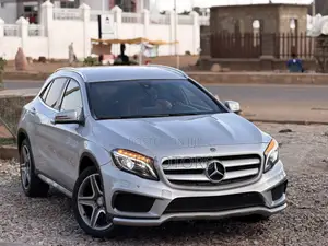 Mercedes-Benz GLA 250 2017 Silver