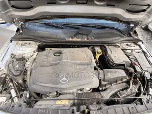 Mercedes-Benz GLA 250 2017 Silver