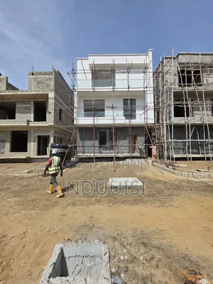 4bdrm Duplex in Gracefield Estate, Chevron for sale