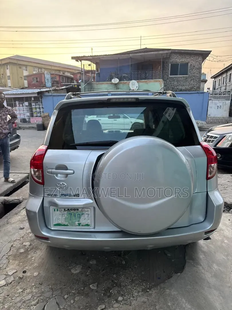 Toyota RAV4 2008 Silver