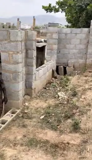825sqm Land
