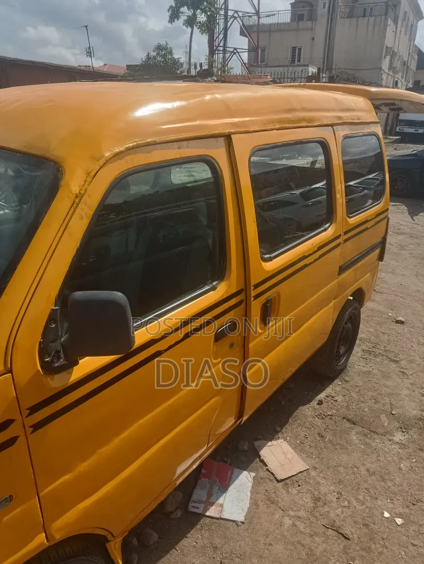 Suzuki Every 2005 Yellow
