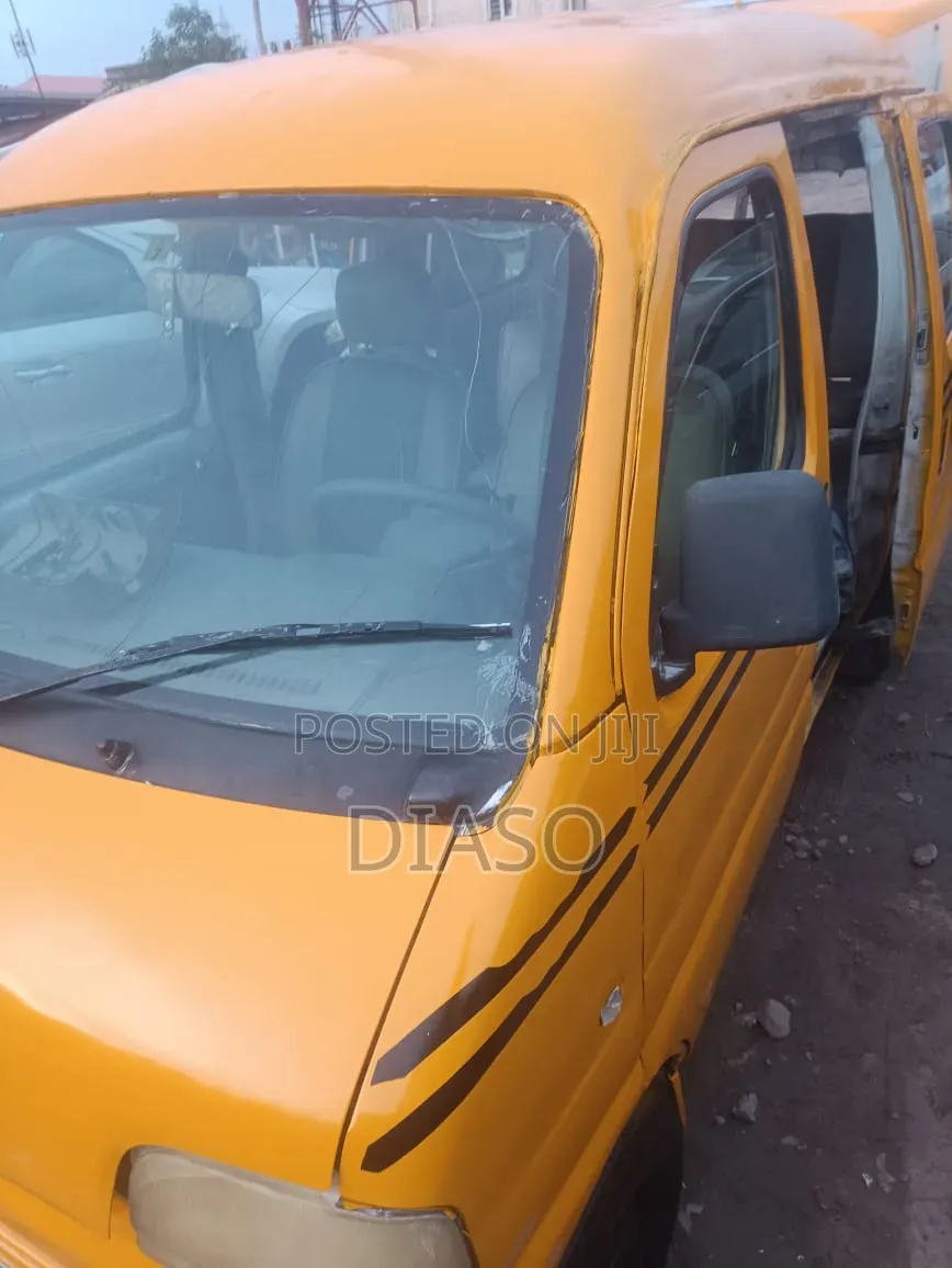 Suzuki Every 2005 Yellow