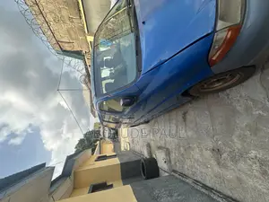 Toyota HiAce 2004 Blue