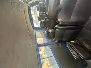 Toyota HiAce 2004 Blue