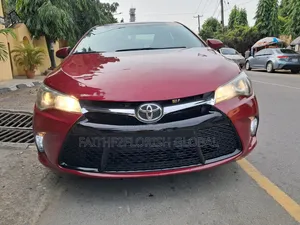 Toyota Camry XLE 4dr Sedan (2.5L 4cyl 6A) 2017 Red