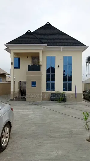 4bdrm Duplex in Shalom Estate Akala for rent