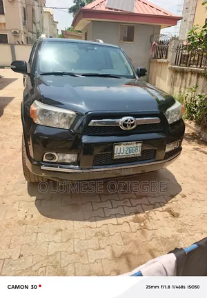 Toyota 4-Runner SR5 4WD 2010 Black
