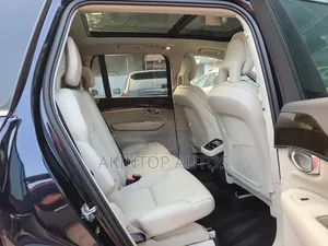 Volvo XC90 T6 Momentum 4dr SUV AWD (2.0L 4cyl Twincharger 8A) 2016 Blue
