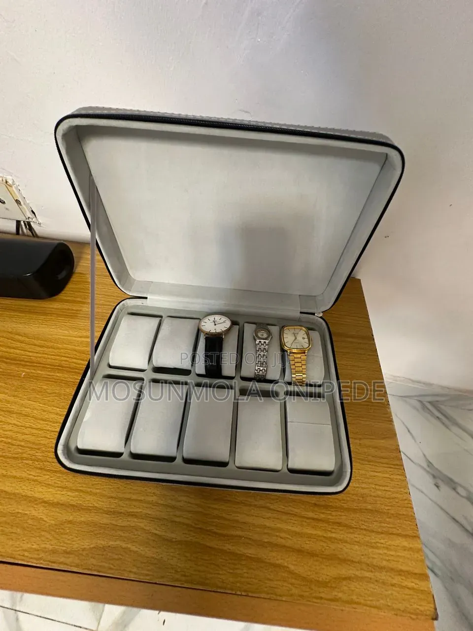 Wristwatch Case