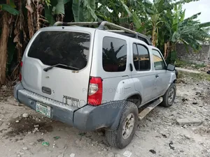 Nissan Xterra Automatic 2000 Silver