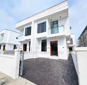 3bdrm Duplex in Ikota for sale