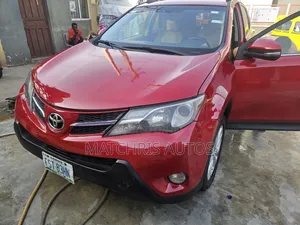Toyota RAV4 Limited 4dr SUV AWD (2.5L 4cyl 6A) 2015 Red