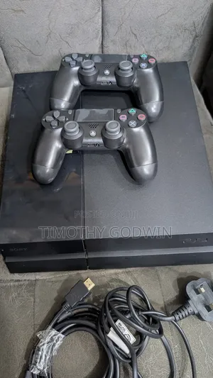 Foreign Used Ps4 Fat With Games and 2 Pads
