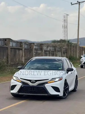 Toyota Camry 2019 White