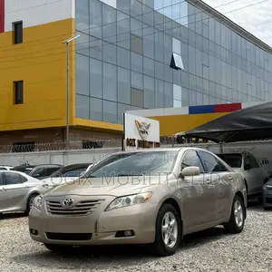 Toyota Camry XLE V6 4dr Sedan (3.5L 6cyl 6AM) 2007 Gold