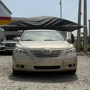 Toyota Camry XLE V6 4dr Sedan (3.5L 6cyl 6AM) 2007 Gold