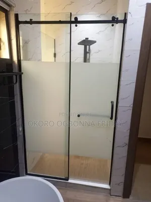 Brila Shower Glass