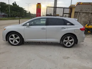Toyota Venza 2010 Silver