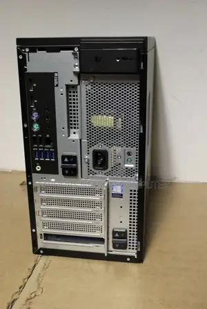 Desktop Computer Dell Precision 5720 16GB Intel Core i7 HDD 1T
