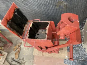 9” Hydraform Interlocking Brick Press Machine-Dry Stacked