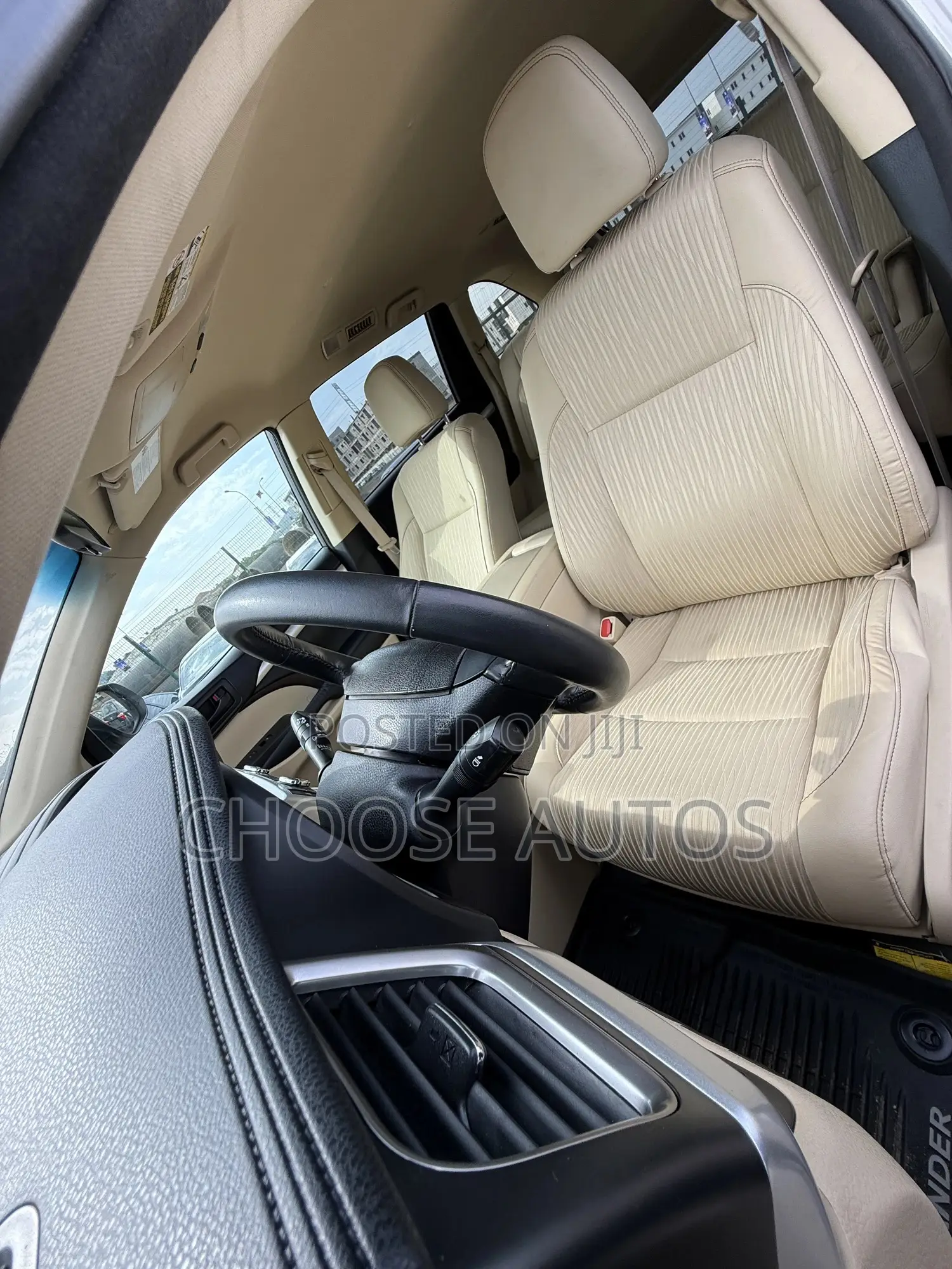 Toyota Highlander LE Plus 4dr SUV AWD (3.5L 6cyl 6A) 2015 Gold