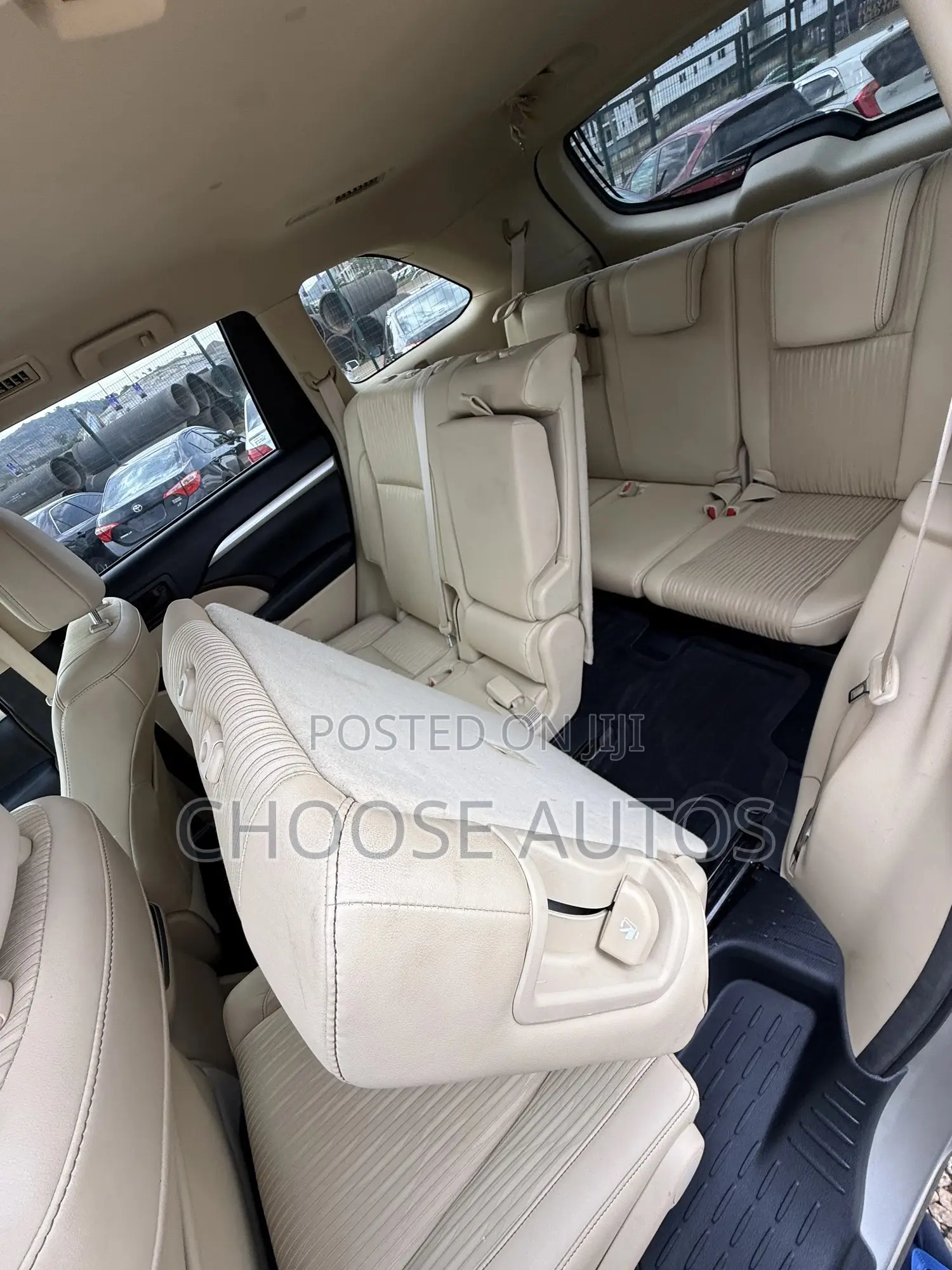 Toyota Highlander LE Plus 4dr SUV AWD (3.5L 6cyl 6A) 2015 Gold