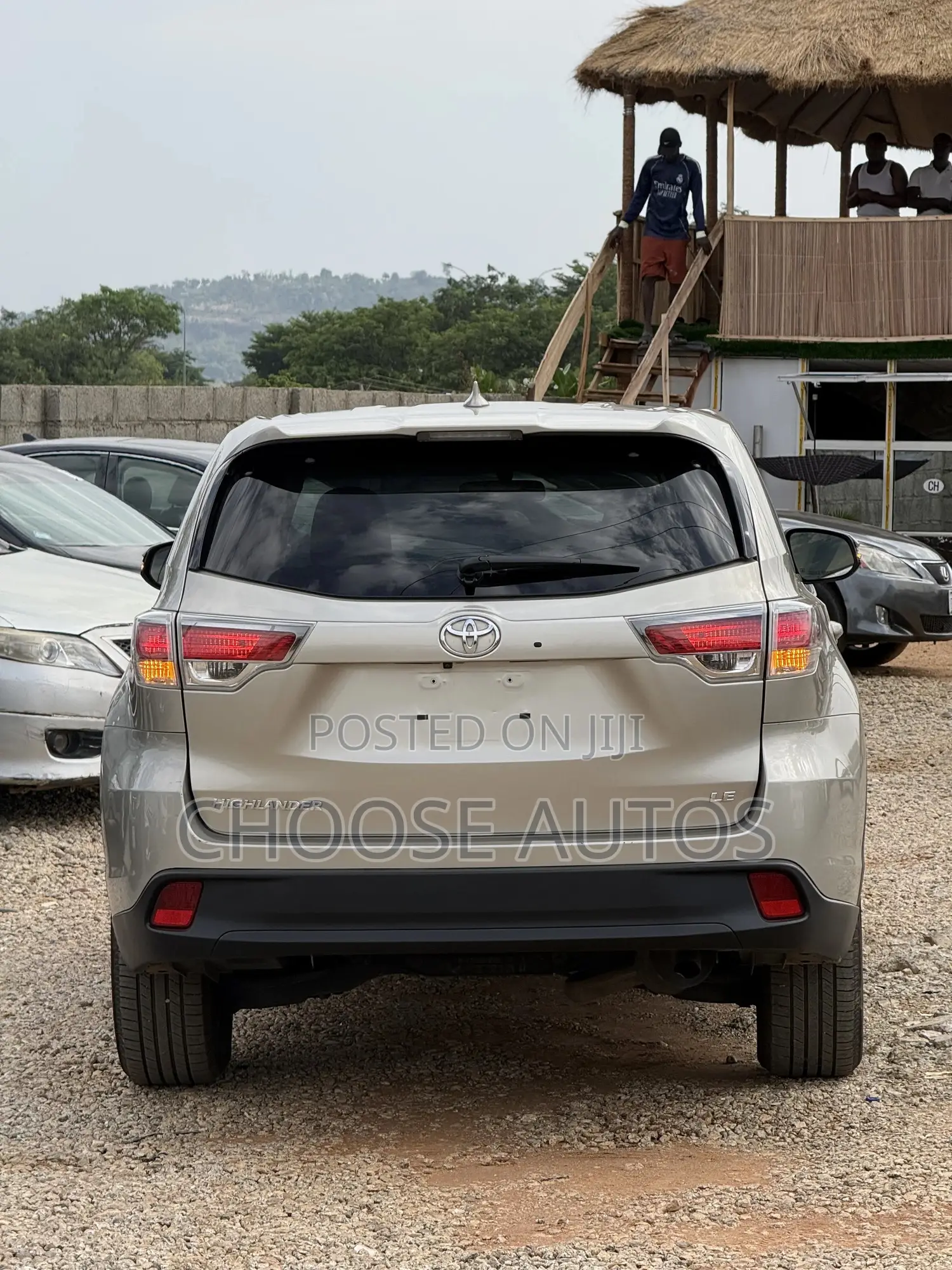 Toyota Highlander LE Plus 4dr SUV AWD (3.5L 6cyl 6A) 2015 Gold