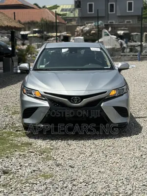 Toyota Camry LE FWD 2020 Silver