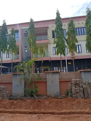 4bdrm Duplex in Gaduwa for sale