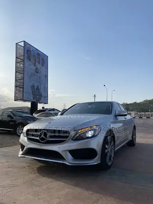 Mercedes-Benz C300 Luxury 4dr AWD 4Matic Sedan (2.0L 4cyl 7A) 2015