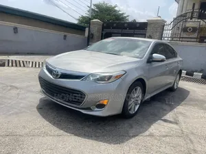 Toyota Avalon XLE Premium 4dr Sedan (3.5L 6cyl 6A) 2014 Silver