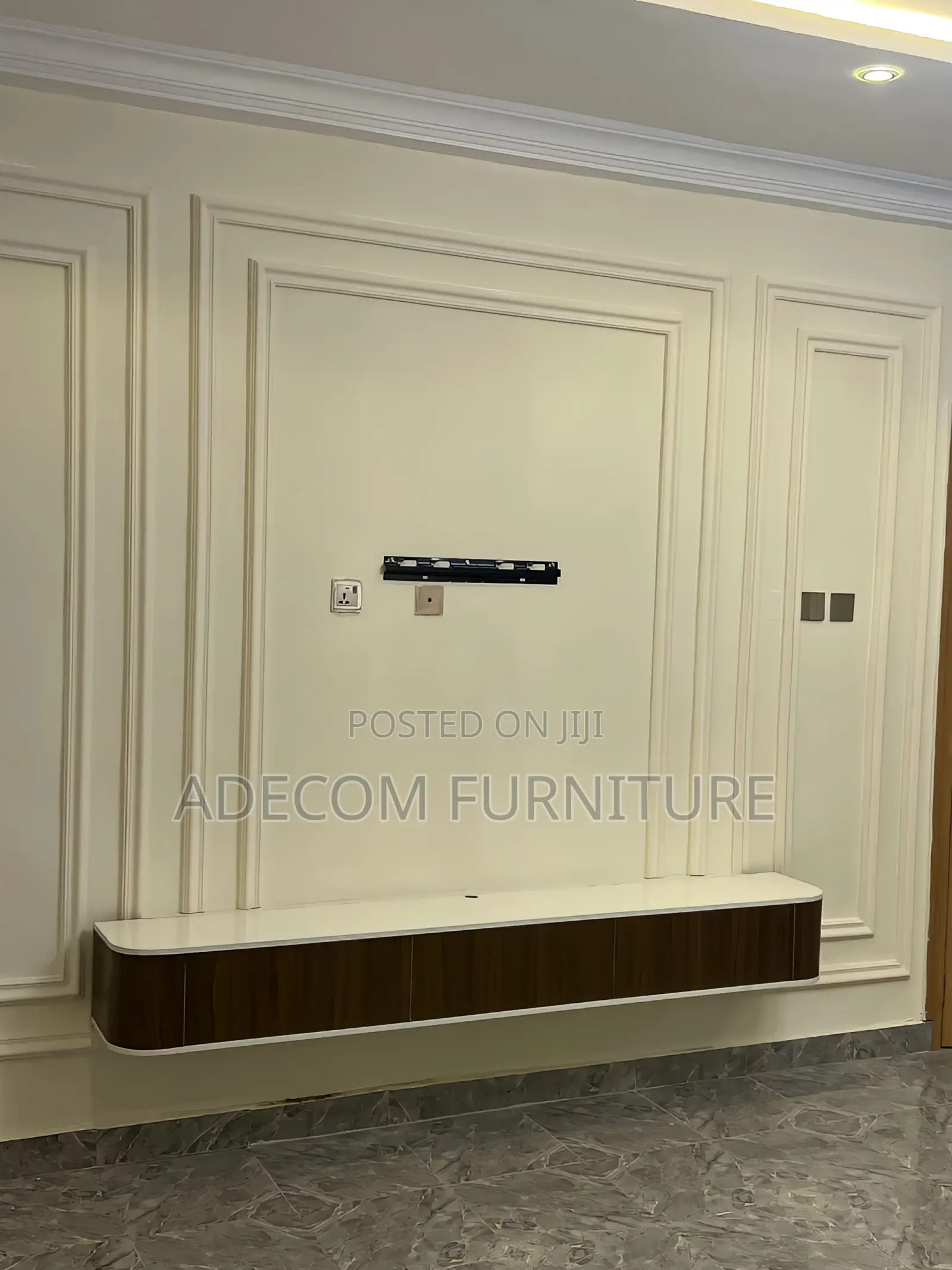 Tv Console Payment on Delivery
