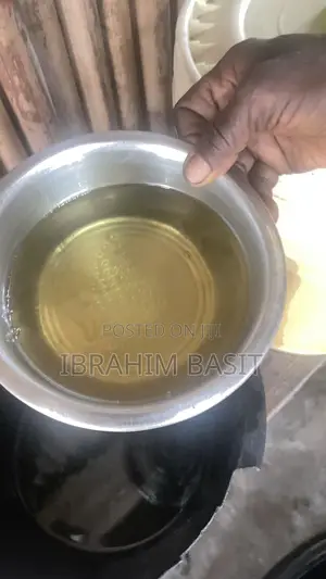 This Is 100% Pure Coconut Oil, Completely Natural And Not Mixed With A