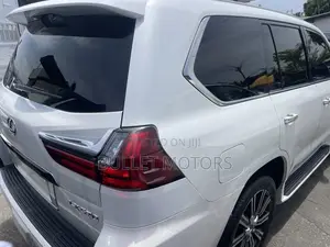 Lexus LX 570 (5 seats) AWD 2019 White