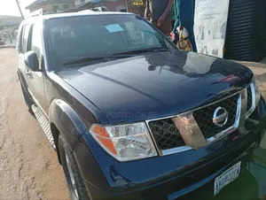 Nissan Pathfinder 2006 Blue