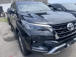 Toyota Fortuner 4.0 AWD 2023 Black
