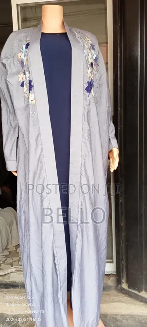 Dubai Thrift Abaya