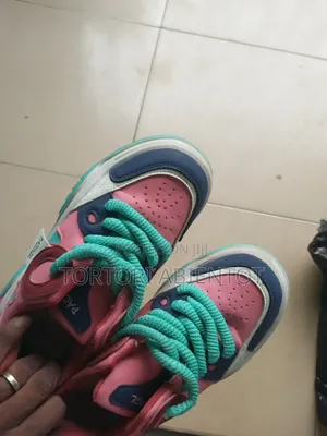 Sneaker Shoe for Sale