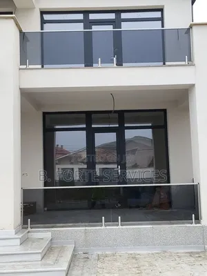 Balcony Glass Rail 10mm