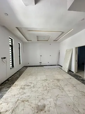 4bdrm House in Banana Island for rent