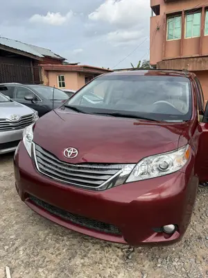 Toyota Sienna 2014 Red