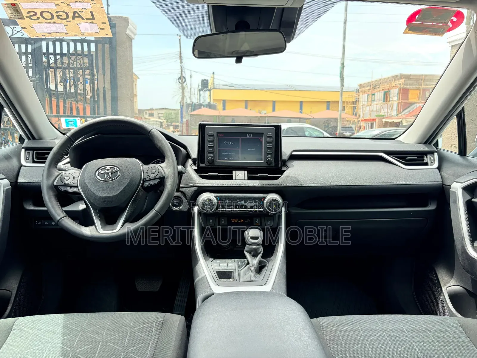 Toyota RAV4 XLE 2022 White