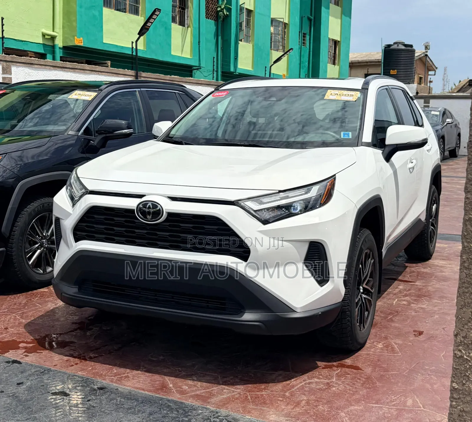 Toyota RAV4 XLE 2022 White