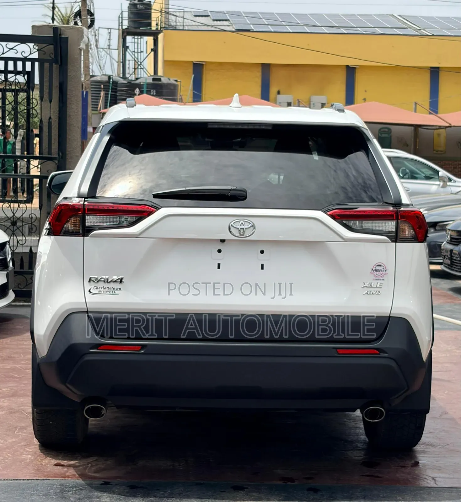 Toyota RAV4 XLE 2022 White